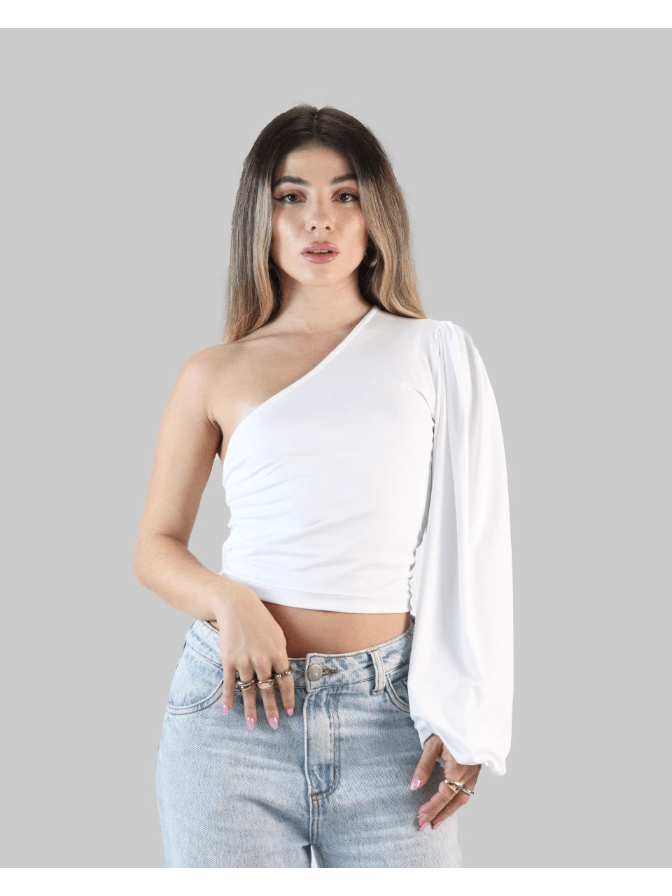 Blusa Cropped Feminina de Um Ombro com Manga Bufante Estilo Balão