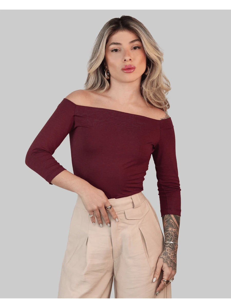 Blusa Feminina Ajustada Ombro à Mostra